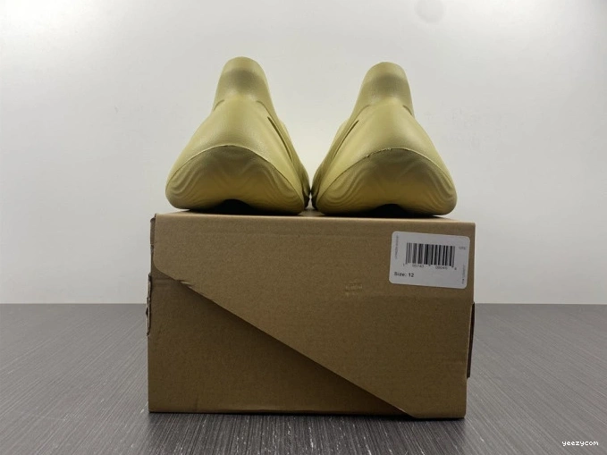 RNNR Foam Adidas Yeezy Sulfur GV6775 0802